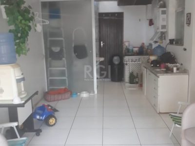 Casa à venda com 190m², 3 quartos, 3 vagas no bairro Medianeira em Porto Alegre - Foto 7