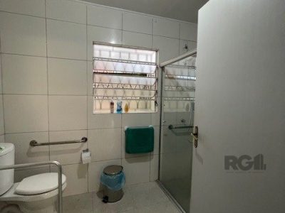 Casa à venda com 130m², 3 quartos, 4 vagas no bairro Cristal em Porto Alegre - Foto 11