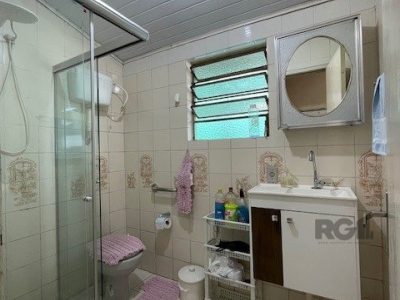 Casa à venda com 130m², 3 quartos, 4 vagas no bairro Cristal em Porto Alegre - Foto 15