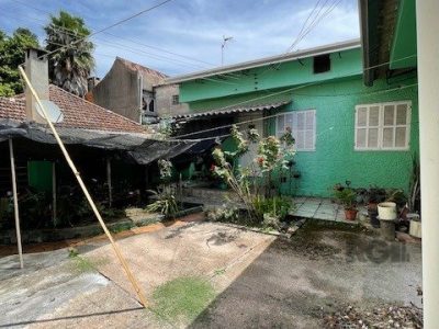 Casa à venda com 130m², 3 quartos, 4 vagas no bairro Cristal em Porto Alegre - Foto 17