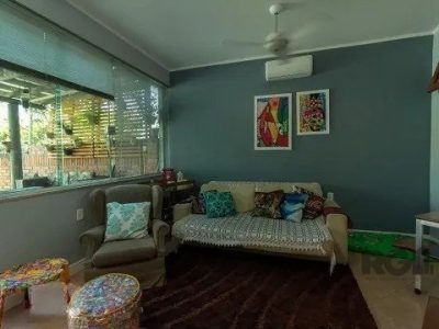 Casa à venda com 350m², 4 quartos, 1 suíte, 3 vagas no bairro Jardim Itu em Porto Alegre - Foto 6