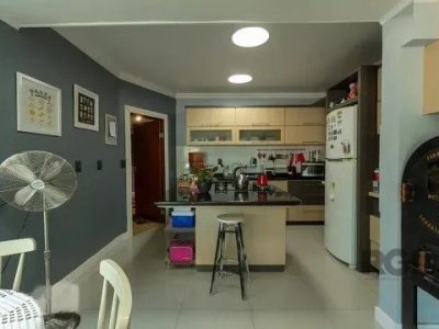 Casa à venda com 350m², 4 quartos, 1 suíte, 3 vagas no bairro Jardim Itu em Porto Alegre - Foto 12