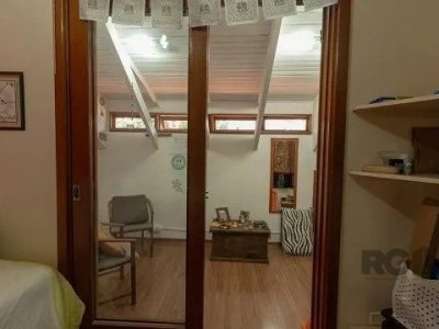 Casa à venda com 350m², 4 quartos, 1 suíte, 3 vagas no bairro Jardim Itu em Porto Alegre - Foto 18