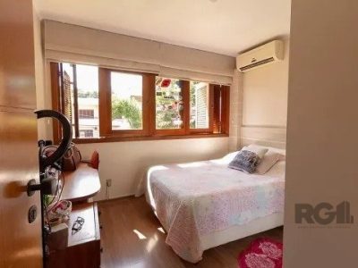 Casa à venda com 350m², 4 quartos, 1 suíte, 3 vagas no bairro Jardim Itu em Porto Alegre - Foto 20