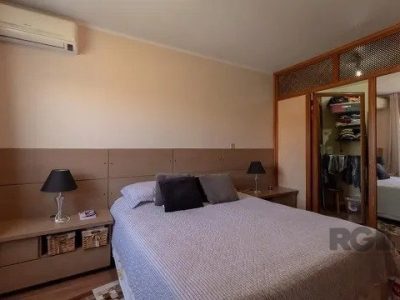 Casa à venda com 350m², 4 quartos, 1 suíte, 3 vagas no bairro Jardim Itu em Porto Alegre - Foto 25