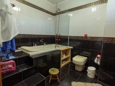 Casa à venda com 350m², 4 quartos, 1 suíte, 3 vagas no bairro Jardim Itu em Porto Alegre - Foto 27