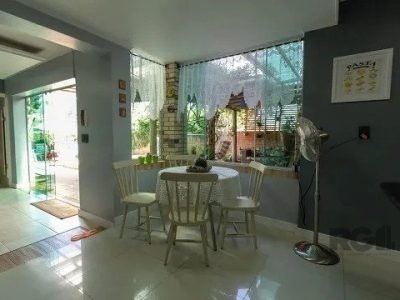 Casa à venda com 350m², 4 quartos, 1 suíte, 3 vagas no bairro Jardim Itu em Porto Alegre - Foto 31