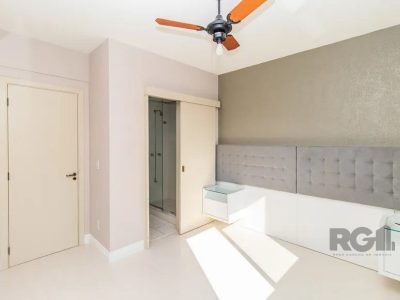 Apartamento à venda com 88m², 2 quartos, 1 suíte, 2 vagas no bairro Centro em Porto Alegre - Foto 9