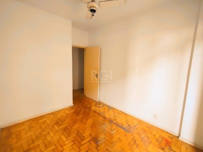 Apartamento à venda com 134m², 4 quartos no bairro Floresta em Porto Alegre - Foto 2