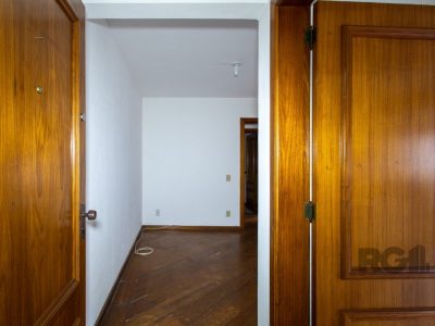 Apartamento à venda com 99m², 2 quartos, 1 suíte, 1 vaga no bairro Tristeza em Porto Alegre - Foto 2