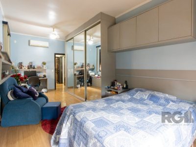 Casa à venda com 86m², 3 quartos, 5 vagas no bairro Glória em Porto Alegre - Foto 15