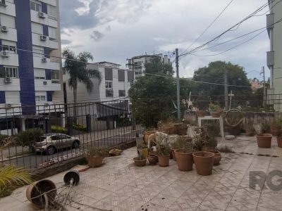 Casa à venda com 280m², 4 quartos, 1 vaga no bairro Santana em Porto Alegre - Foto 6