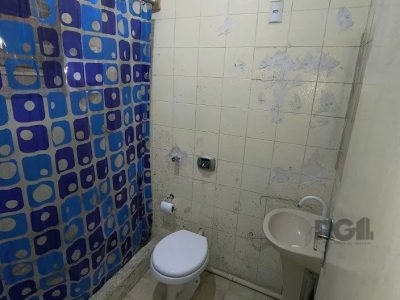 Casa à venda com 280m², 5 quartos, 1 vaga no bairro Partenon em Porto Alegre - Foto 7