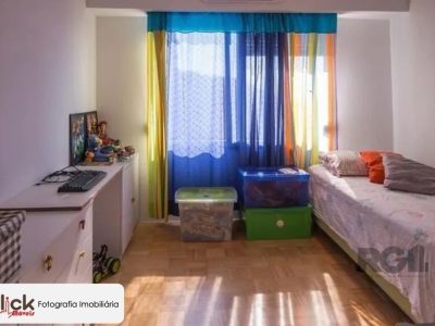 Apartamento à venda com 166m², 3 quartos, 3 suítes, 2 vagas no bairro Moinhos de Vento em Porto Alegre - Foto 14