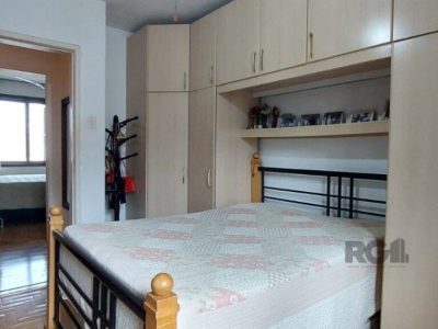 Apartamento à venda com 104m², 3 quartos, 1 suíte, 1 vaga no bairro Menino Deus em Porto Alegre - Foto 10