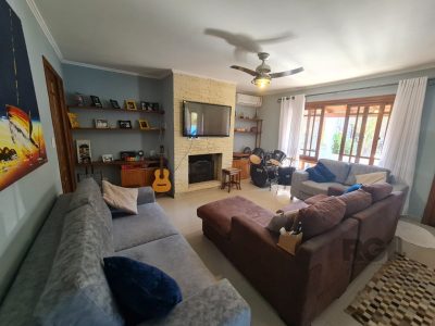 Casa à venda com 160m², 4 quartos, 2 suítes, 4 vagas no bairro Ipanema em Porto Alegre - Foto 4