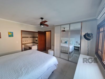 Casa à venda com 160m², 4 quartos, 2 suítes, 4 vagas no bairro Ipanema em Porto Alegre - Foto 20