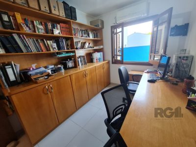 Casa à venda com 160m², 4 quartos, 2 suítes, 4 vagas no bairro Ipanema em Porto Alegre - Foto 17