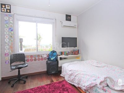 Casa à venda com 115m², 3 quartos, 1 suíte, 2 vagas no bairro Jardim Itu em Porto Alegre - Foto 18