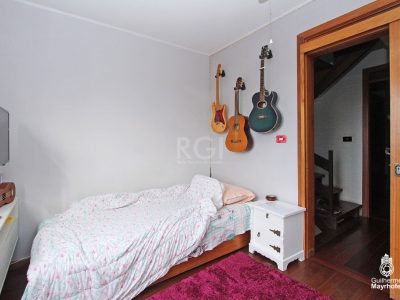 Casa à venda com 115m², 3 quartos, 1 suíte, 2 vagas no bairro Jardim Itu em Porto Alegre - Foto 17