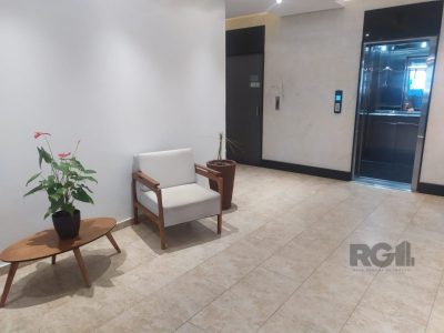 Apartamento à venda com 62m², 2 quartos no bairro Floresta em Porto Alegre - Foto 2