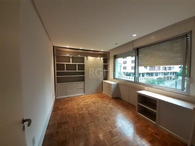 Apartamento à venda com 230m², 4 quartos, 1 suíte, 2 vagas no bairro Petrópolis em Porto Alegre - Foto 13