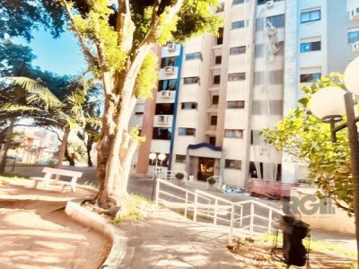 Apartamento à venda com 82m², 3 quartos, 1 suíte, 1 vaga no bairro Cristo Redentor em Porto Alegre - Foto 2