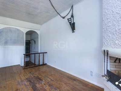 Casa à venda com 337m², 3 quartos, 1 suíte, 3 vagas no bairro Cristal em Porto Alegre - Foto 12