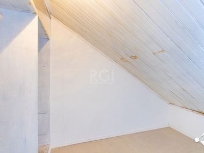 Casa à venda com 337m², 3 quartos, 1 suíte, 3 vagas no bairro Cristal em Porto Alegre - Foto 38