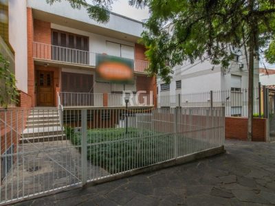 Predio à venda com 350m², 4 quartos, 2 suítes, 6 vagas no bairro Auxiliadora em Porto Alegre - Foto 2