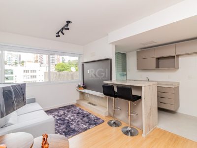 Apartamento à venda com 76m², 3 quartos, 1 suíte, 2 vagas no bairro Higienópolis em Porto Alegre - Foto 3