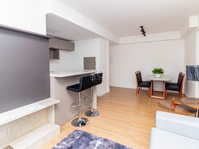 Apartamento à venda com 76m², 3 quartos, 1 suíte, 2 vagas no bairro Higienópolis em Porto Alegre - Foto 4