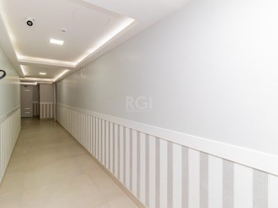 Apartamento à venda com 76m², 3 quartos, 1 suíte, 2 vagas no bairro Higienópolis em Porto Alegre - Foto 36