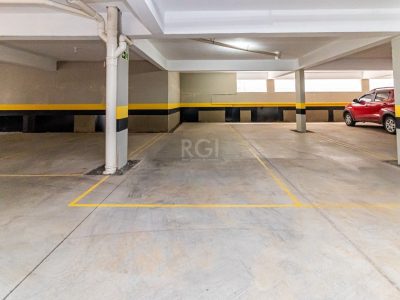 Apartamento à venda com 76m², 3 quartos, 1 suíte, 2 vagas no bairro Higienópolis em Porto Alegre - Foto 40