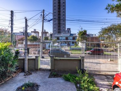 Casa à venda com 180m², 3 quartos, 3 vagas no bairro Partenon em Porto Alegre - Foto 8