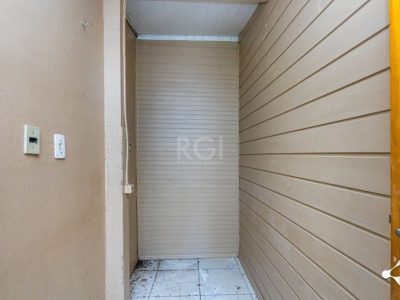 Casa à venda com 180m², 3 quartos, 3 vagas no bairro Partenon em Porto Alegre - Foto 20