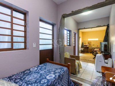 Casa à venda com 180m², 3 quartos, 3 vagas no bairro Partenon em Porto Alegre - Foto 35