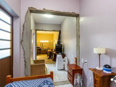 Casa à venda com 180m², 3 quartos, 3 vagas no bairro Partenon em Porto Alegre - Foto 37