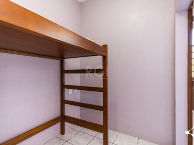 Casa à venda com 180m², 3 quartos, 3 vagas no bairro Partenon em Porto Alegre - Foto 44