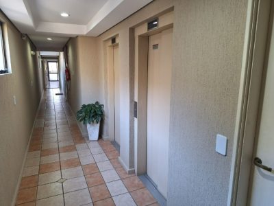 Apartamento à venda com 89m², 3 quartos, 1 suíte, 1 vaga no bairro Petrópolis em Porto Alegre - Foto 13