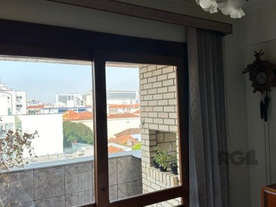 Apartamento à venda com 79m², 2 quartos, 1 suíte, 2 vagas no bairro Passo d'Areia em Porto Alegre - Foto 2