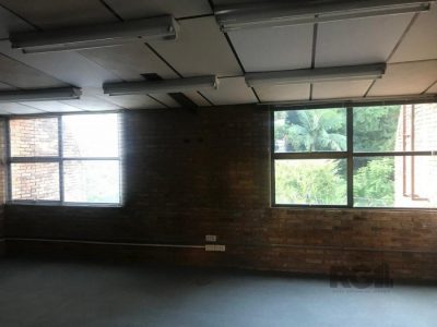 Conjunto/Sala à venda com 70m² no bairro Rio Branco em Porto Alegre - Foto 2