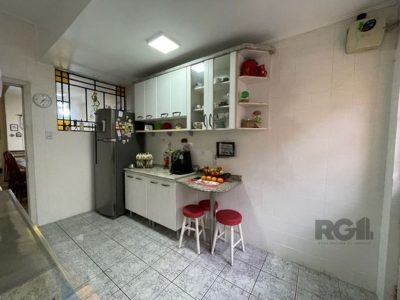 Casa à venda com 265m², 4 quartos, 1 suíte, 3 vagas no bairro Santa Tereza em Porto Alegre - Foto 8