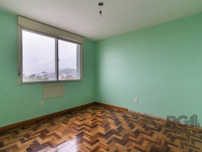 Apartamento à venda com 77m², 2 quartos, 1 vaga no bairro Medianeira em Porto Alegre - Foto 3