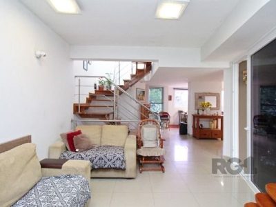 Casa à venda com 283m², 3 quartos, 1 suíte, 4 vagas no bairro Tristeza em Porto Alegre - Foto 16