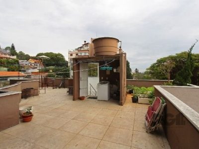 Casa à venda com 283m², 3 quartos, 1 suíte, 4 vagas no bairro Tristeza em Porto Alegre - Foto 41