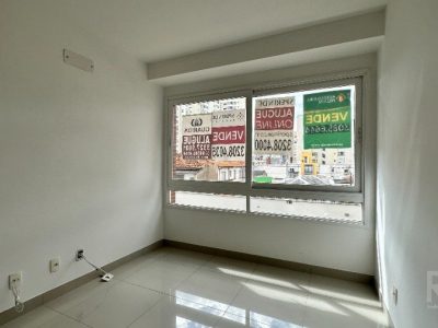 Apartamento à venda com 65m², 2 quartos, 1 suíte, 1 vaga no bairro Centro Histórico em Porto Alegre - Foto 3