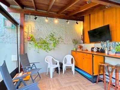 Casa à venda com 274m², 3 quartos, 1 suíte, 2 vagas no bairro Ipanema em Porto Alegre - Foto 25