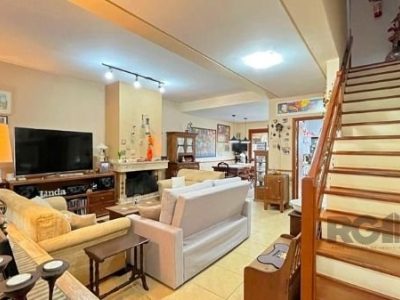 Casa à venda com 274m², 3 quartos, 1 suíte, 2 vagas no bairro Ipanema em Porto Alegre - Foto 9