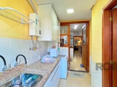 Casa à venda com 274m², 3 quartos, 1 suíte, 2 vagas no bairro Ipanema em Porto Alegre - Foto 22